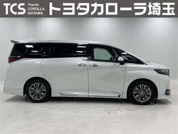 外板色はプラチナホワイトパールマイカ（089）！ボディサイズは全長499×全幅185×全高193センチ！3ナンバー登録となります！