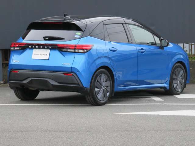 全国共通の日産ワイド保証が1年付きます。エンジン、トランスミッション、エアコンの不調なども日本全国の日産で対応できます。また、有料で3年間まで延長できますよ。