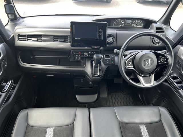 【インパネ全体】全方位で視界が広く、高い目線で運転もしやすいです！