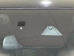 【アドバンスドスマートシティブレーキサポート】低速走行中に前方の車両等を認識し、衝突しそうな時は警報とブレーキで衝突回避と被害軽減をアシスト。より安全にドライブをお楽しみいただけます。