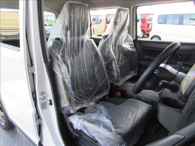 もちろん車内はきれいです☆中古車と違って使用感が全くないのは魅力の一つだと思います。