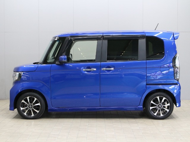 自社で新車＆中古車販売時の下取り車から厳選されたお車を多数展示しております。