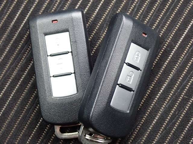 キーを出さずにドアロックの開閉からエンジン始動まで出来るインテリキー♪