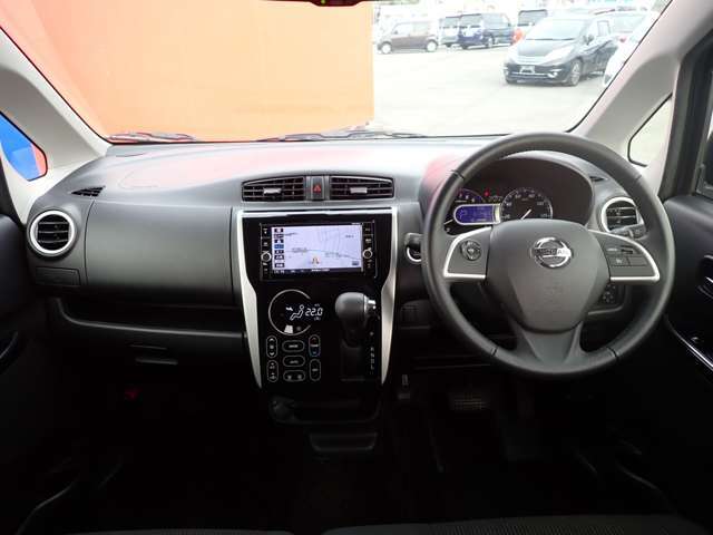 周りが見やすく運転しやすいお車です♪