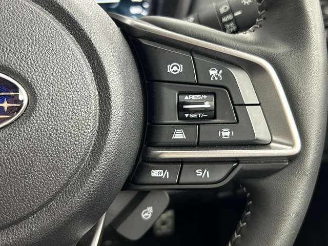 【　アダプティブクルーズコントロール　】設定した車速内で自動で加減速♪先行車との車間距離を適切に維持した追従走行が可能です♪