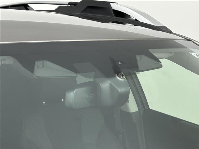 【　衝突被害軽減ブレーキ　】衝突軽減ブレーキ付き♪誤操作で万が一、前方の車に衝突しそうになった際に自動でブレーキが作動し衝突の被害を軽減します！
