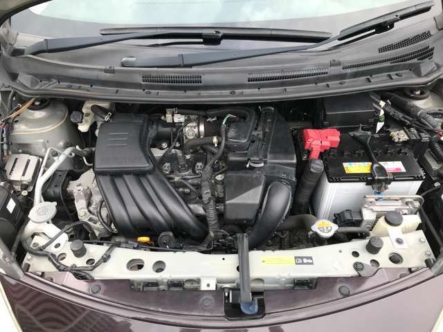 エンジンルームも綺麗です。日産整備士がしっかり整備をしてお渡しします