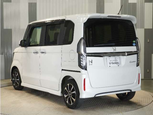 色々なお店で販売しているHonda車ですが、アフターサービスも全てお任せ頂けるのは「HondaCars正規販売店」だけ！ご納車後もお住まいの地域の販売店にて　アフターサービスをお任せいただけます。