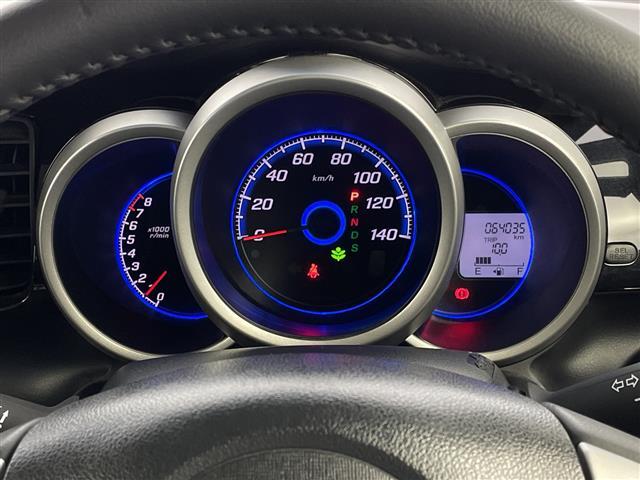 【スピードメーター】メーターがシンプルで見やすく運転しやすいですね！