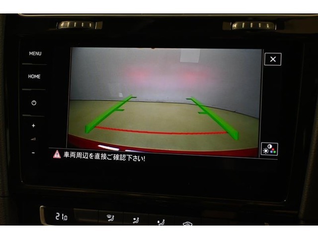 バックガイドモニターで後方の確認が出来て安心です。