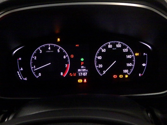 メーターも見易いレイアウトなので安心ドライブをサポートします☆