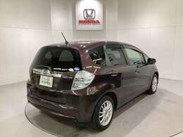 【Honda認定中古車 U-Select】　は3つの安心をお約束します。　1　Hondaのプロが整備した安心。 2　第三者機関がチェックした安心。　3　購入後もHondaが保証する安心。