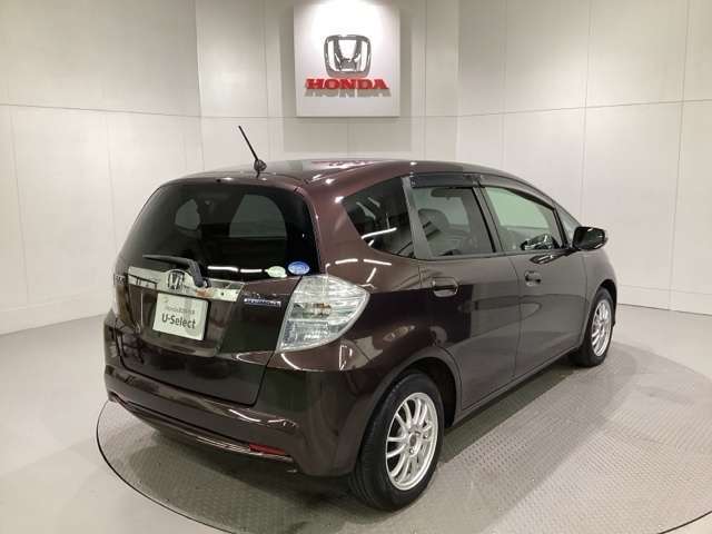 【Honda認定中古車 U-Select】　は3つの安心をお約束します。　1　Hondaのプロが整備した安心。 2　第三者機関がチェックした安心。　3　購入後もHondaが保証する安心。