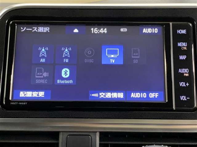 フルセグテレビ、DVD、CD、ブルートゥースオーディオなどが楽しめます。