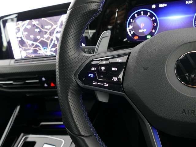 前車と一定の車間距離を保ちながら走る追随システムのACC（アダプティブクルーズコントロール）付！