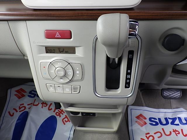 CVTインパネシフトで足元広々♪