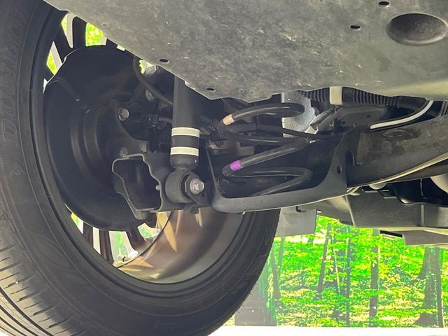 お車を安心してお乗りいただく為には、足回りの定期点検が欠かせません。サービスサポート（有償保証）では無料点検もご提供しており、安心のカーライフをお過ごしいただけるサポート体制が整っています。
