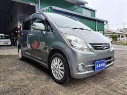 外装のキズ、ヘコミは中古車ですのでそれなりにございますが目立つキズ、ヘコミは当店負担にて塗装してお渡し致します。小さなキズ、ヘコミ、経年劣化はそのままのお渡しになりますことご了承ください。