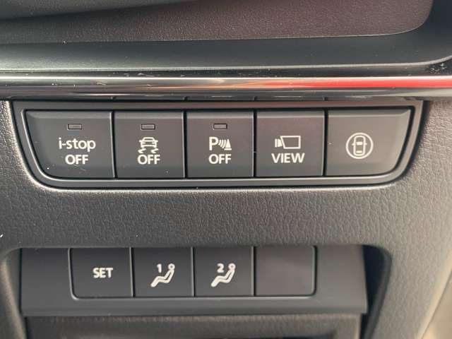 運転席回りのスイッチで安全装備のON/OFFも簡単に！