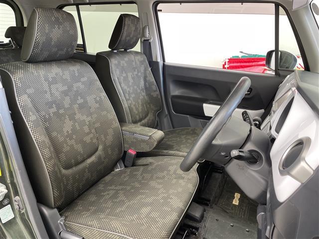 【運転席】座り心地が良いシートなので長時間の運転でも快適にお過ごしいただけます。新品のフロアマットのご注文も可能です。掲載箇所以外にご希望の写真がございましたらお気軽にお問い合わせ下さい。