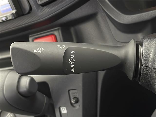 【その他】このクルマ限定で使える装備品が付いています！使い方などはぜひ実際に店舗にお越しいただき、専門スタッフにお尋ねください！