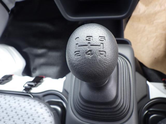 フロント5速ミッション車になります。