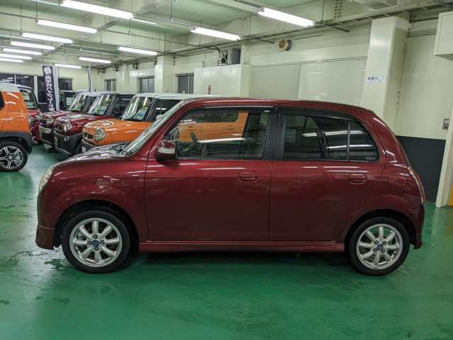 当店の販売するのお車の価格帯は49.8から59.8を中心に取り揃えております。
