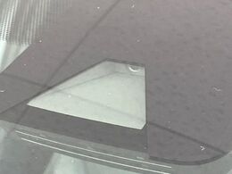 【トヨタセーフティセンス】走行中に前方の車両等を認識し、衝突しそうな時は警報とブレーキで衝突回避と被害軽減をアシスト。より安全にドライブをお楽しみいただけます。