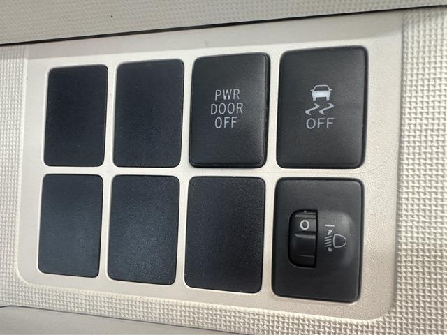 ●整備は当社の近隣提携工場（認証工場以上）にて整備を実施いたします。もちろん納車前には、点検整備の詳細についてきっちりご説明させていただきます。