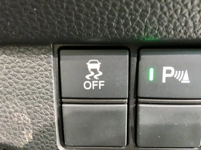 横滑り防止装置がついています。いざという時に安心ですね。