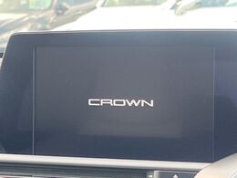 【メーカー純正ナビ】インテリアに溶け込むスタイリッシュな「専用設計」メーカーナビを装備♪視認性や操作性など基本性能にも優れ、より上質なカーライフをお楽しみいただけます。