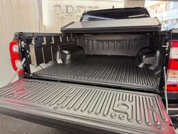 社外のベッドライナーですが、とても良い状態です。