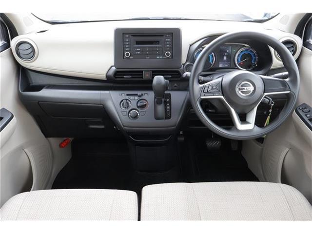 前席全体　目線も高く広い視界で安心して運転することができますね！