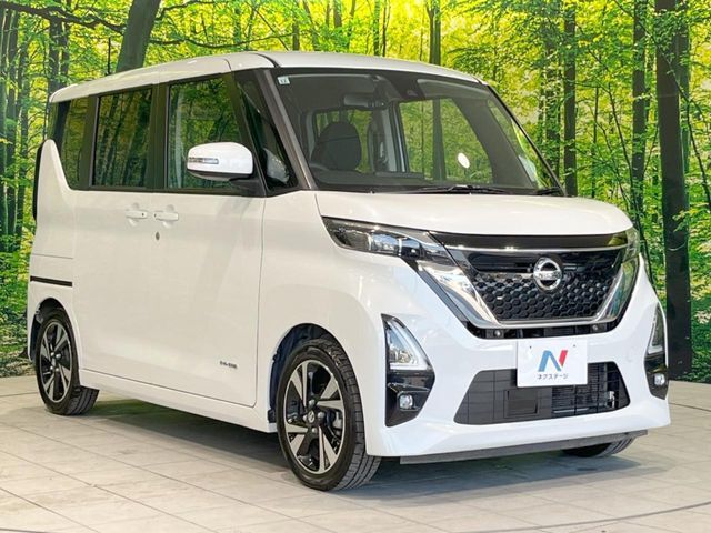 大好評のボディコーティング「弾スプラッシュコート」もご納車までに施工可能。通常のガラスコートと異なる、耐久年数6年の無機質ガラスコーティングが、ボディをキレイな状態に保ってくれます。