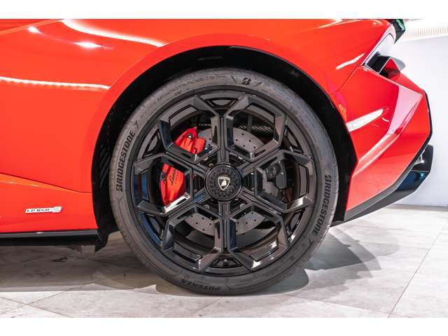 Damiso 20 - Shiny Black with monolock in Black,Red CCB brakes calipers