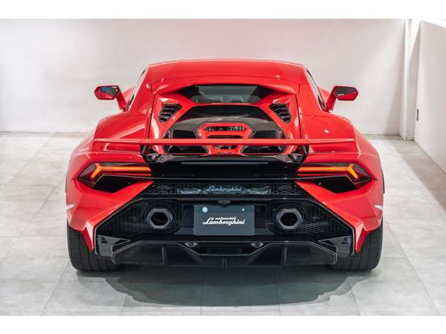 Rosso Mars,Style Pack - High Gloss Black,Tailpipes in matt black