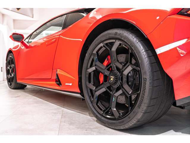 Damiso 20 - Shiny Black with monolock in Black,Red CCB brakes calipers