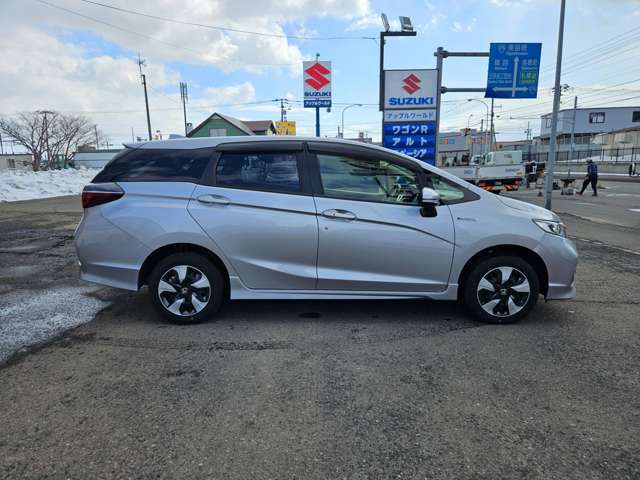 ホンダ シャトル 1.5 ハイブリッド ホンダセンシング 4WD 2020年