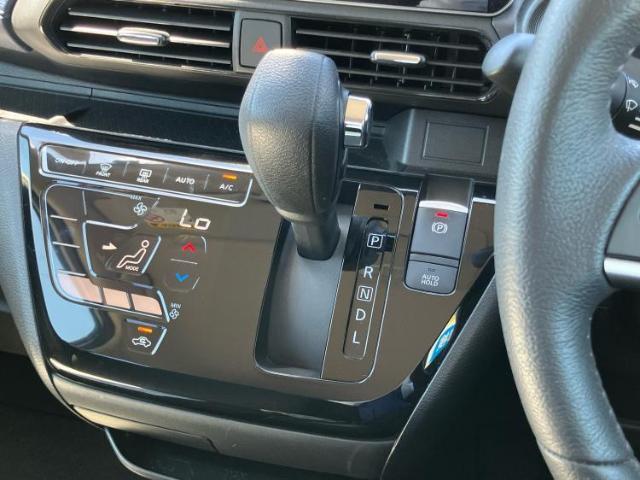 国産車から輸入車まで多様なお客様のニーズのお応えできるように、全国規模で豊富な在庫展開！車のことならWECARSへ！