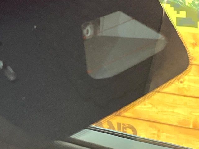 【トヨタセーフティセンス】走行中に前方の車両等を認識し、衝突しそうな時は警報とブレーキで衝突回避と被害軽減をアシスト。より安全にドライブをお楽しみいただけます。