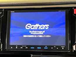 【純正ナビ】人気の純正ナビを装備しております。ナビの使いやすさはもちろん、オーディオ機能も充実！キャンプや旅行はもちろん、通勤や買い物など普段のドライブも楽しくなるはず♪