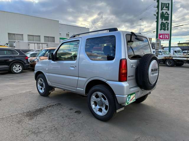 走行7.0万キロ！大人気軽クロスカントリー、ジムニー4WDターボが入庫しました！フルセグナビ、エンジンスターター、冬タイヤ付き！