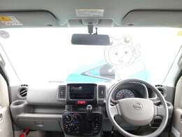 運転席画像になります。高さも高く窓も大きいので運転がしやすいです。