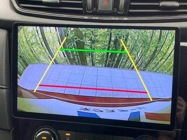 【バックモニター】狭い場所での切り返しや駐車もスムーズに行えます。