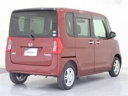 大きく開くバックドアは荷物の積み下ろしが楽です。