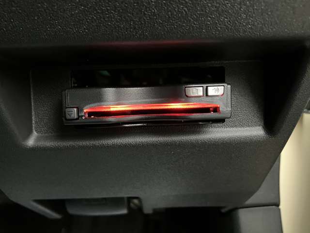 【有限会社クライス】です。当社のウリは中古車を中古と思わせない【業界トップクラスの仕上げ】が魅力です！！また、高価買取・アフターメンテナンス・自動車保険などお車に関わること、全てお任せください！！