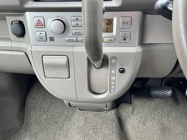 中古車は車種や色によって相場が複雑に変わります、新車は同じ金額なはずなのに人気によって高くなったり安くなったり、お客様の狙い目はどこですか？