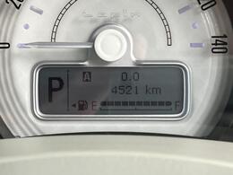 メーターパネル内には液晶ディスプレイを装備！シフトレバー位置や燃料残量計、衝突被害軽減ブレーキの警告表示、走行距離などを表示！