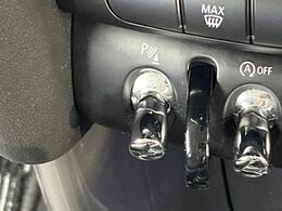 ●クリアランスソナー：センサーと障害物とのおおよその距離を検知し、障害物の位置と距離を知らせてくれる安全装備です！