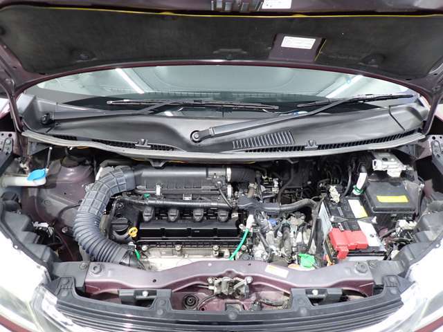 エンジンルームもきれいに清掃済みです♪　納車前にはエンジンオイルもしっかりと交換いたします！